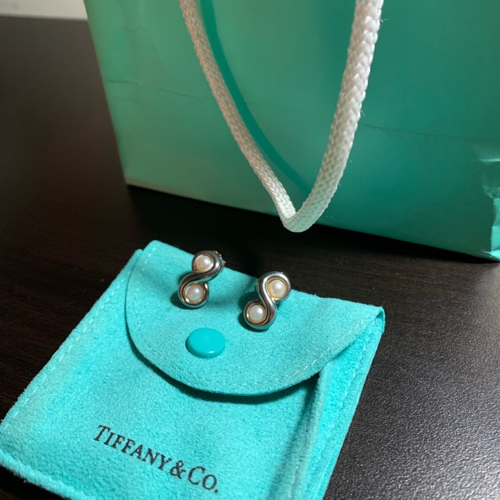 Tiffany & Co. Pearl Elsa Peretti Infinity Figure 8 Sterling Silver 925 Earrings